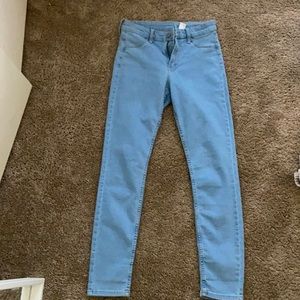 H&M skinny jeans. Only worn once. Super cute simple jeans